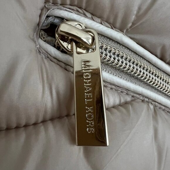 MICHAEL KORS puffer Jacket Woman In Beige With White Details, Gold Hardware.S - Picture 10 of 13